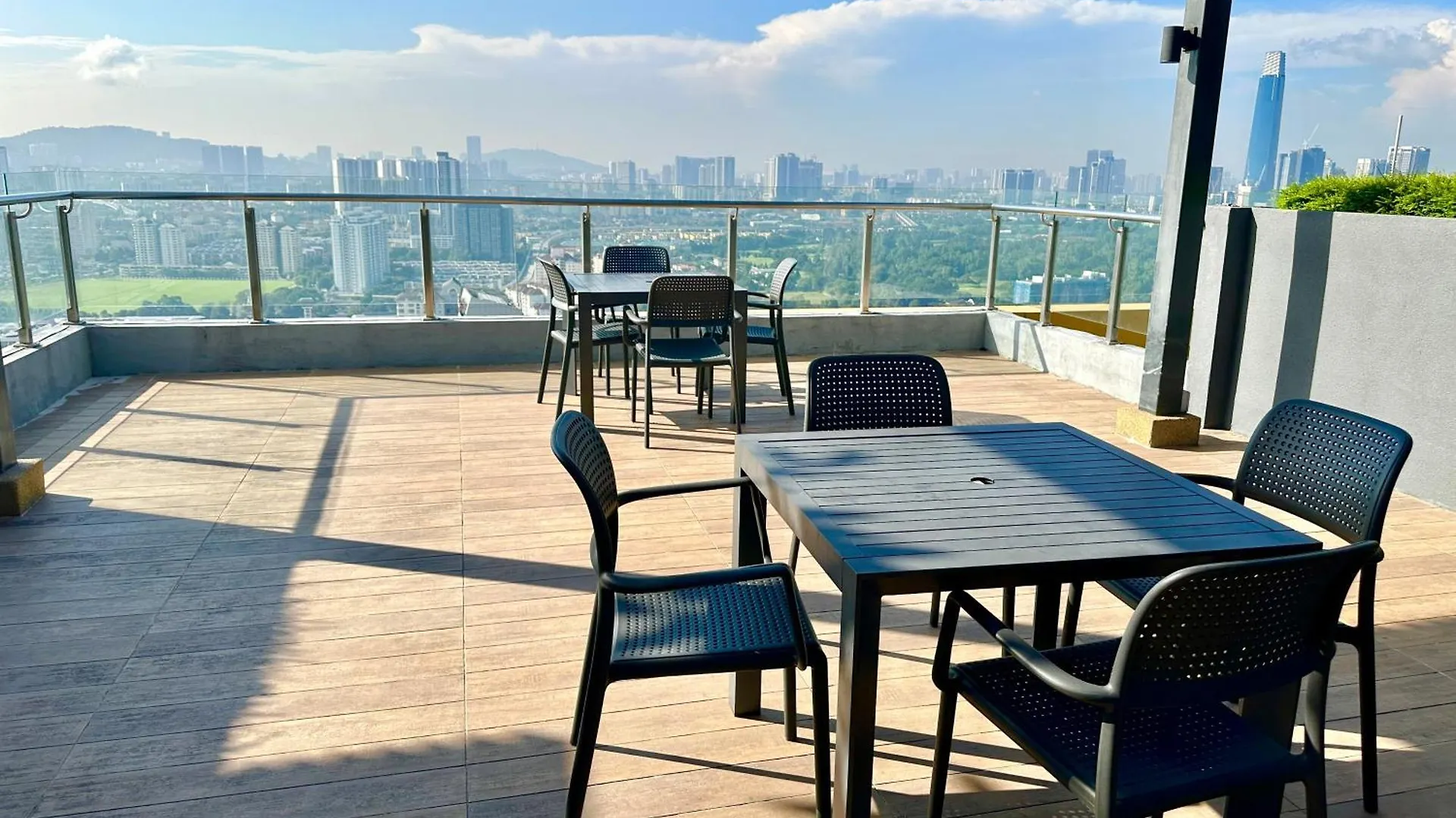 Neu Suites By Cozy Homes Near Gleneagles, Klcc & Lrt Kuala Lumpur 0*,