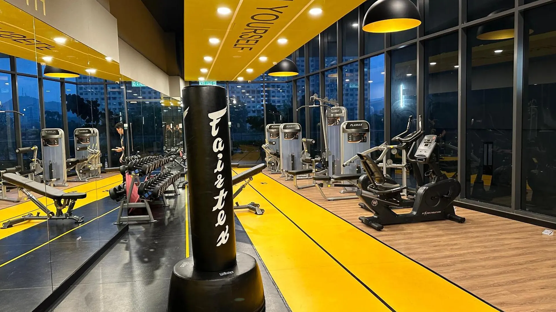 Neu Suites By Cozy Homes Near Gleneagles, Klcc & Lrt Kuala Lumpur 0*,  Malasia