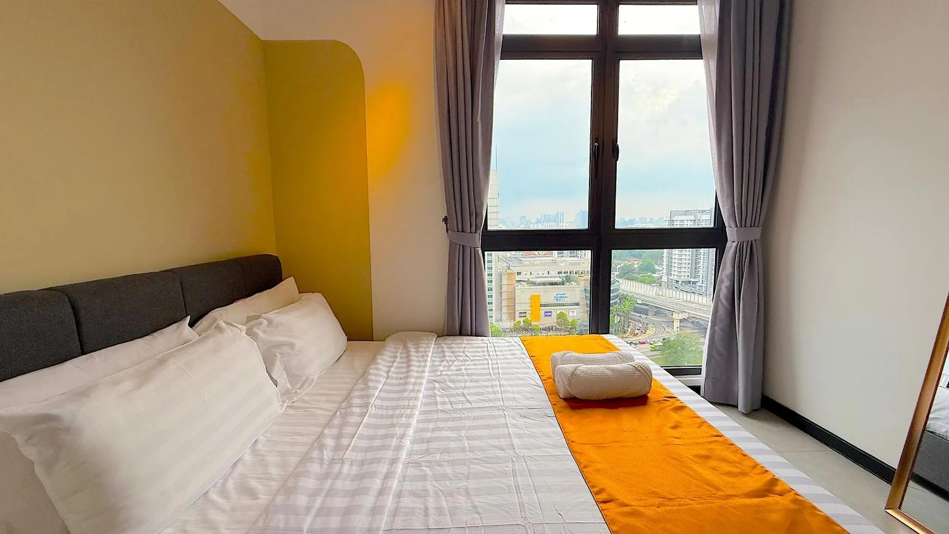 Neu Suites By Cozy Homes Near Gleneagles, Klcc & Lrt Kuala Lumpur